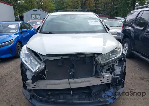 2019 Toyota Highlander Le z USA, uszkodzony, nr VIN 5TDBZRFH2KS943751